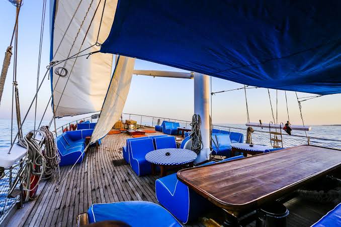 Romantic Dinner On A Pirate Yacht