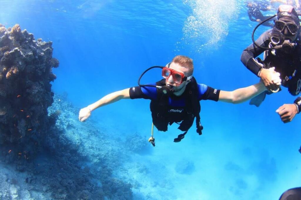 DIVING FROM A BOAT