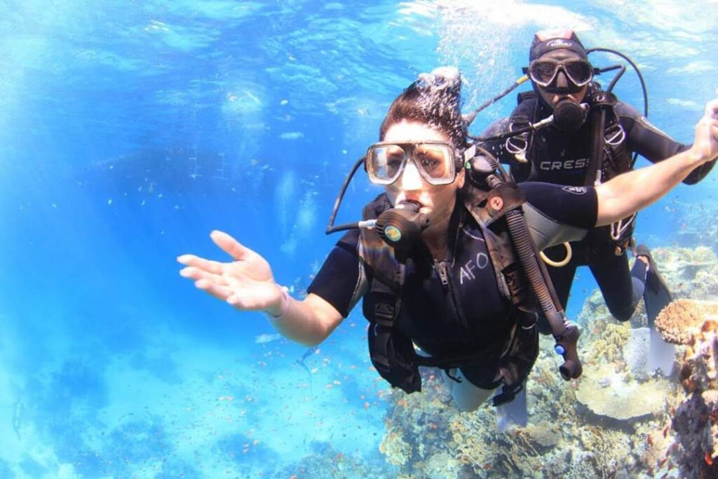 DIVING FROM A BOAT