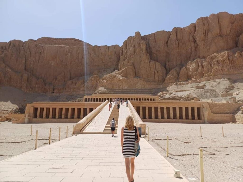 LUXOR 1 DAY BY BUS + THE VALLEY OF THE KINGS