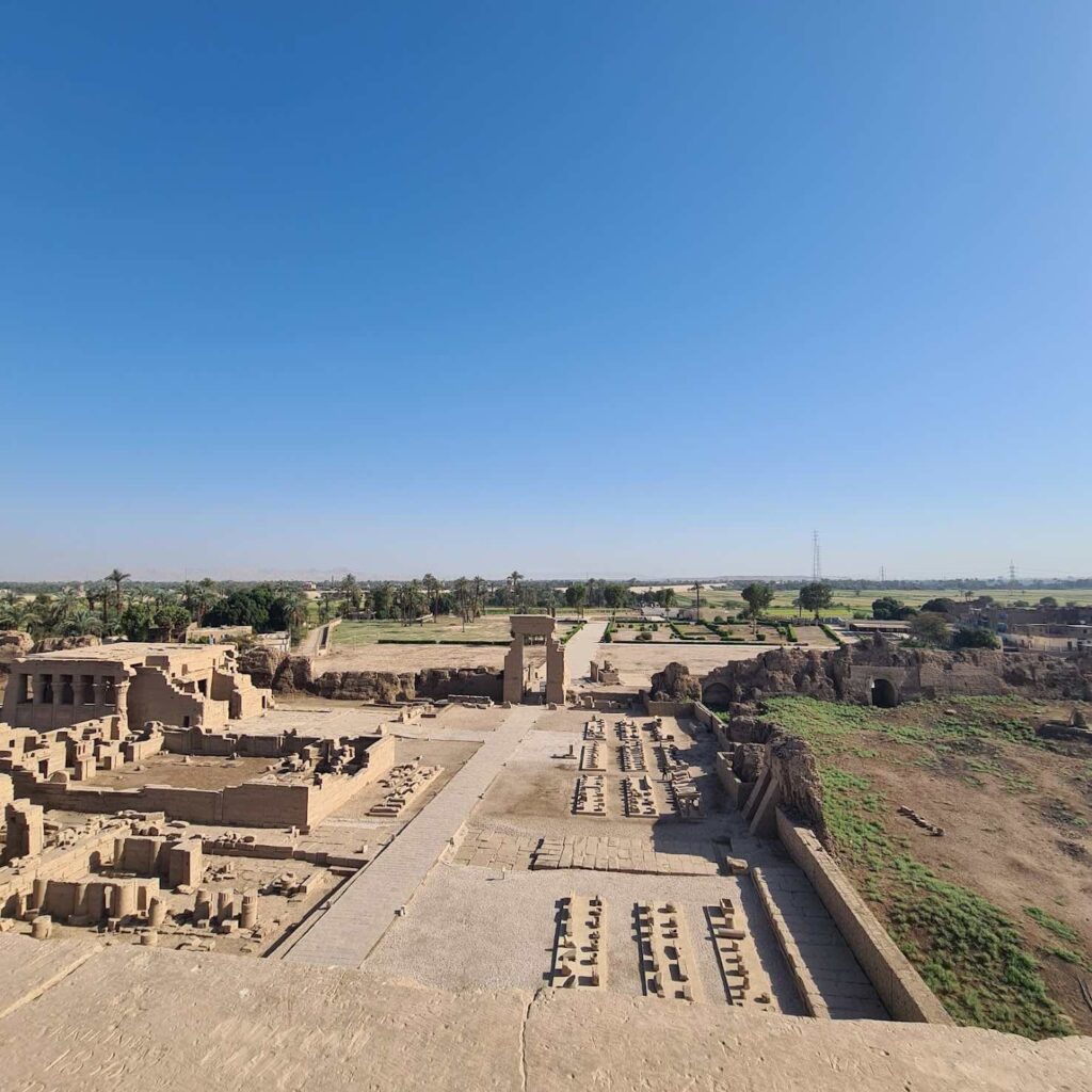 LUXOR 1 DAY BY BUS + DENDERA