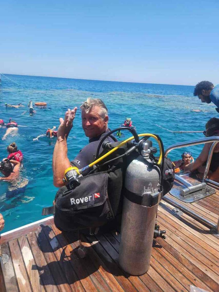 PROFESSIONAL DIVING FROM BOAT