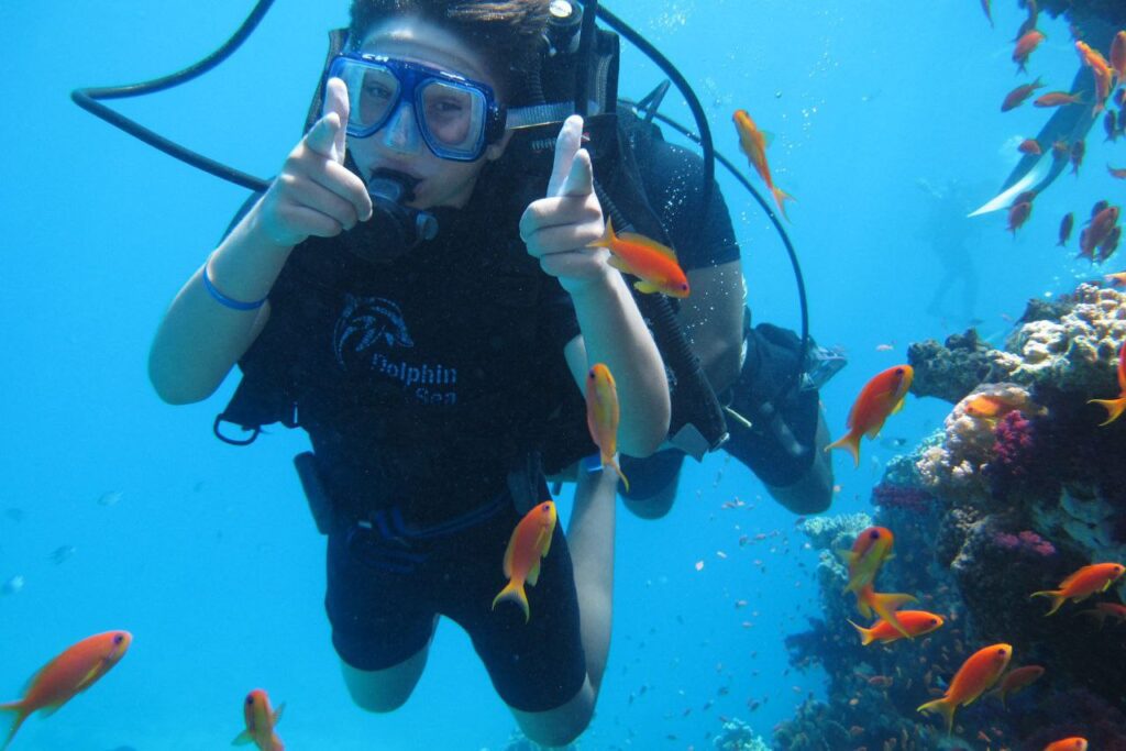 PROFESSIONAL DIVING FROM BOAT