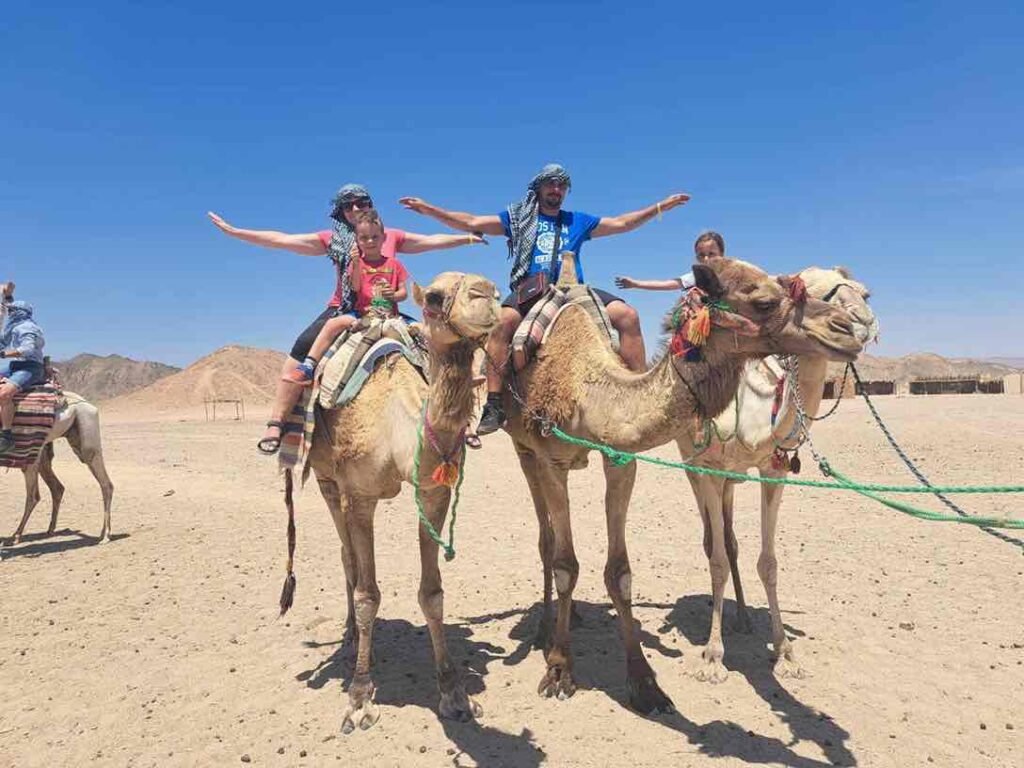 SAFARI CAMEL RIDE